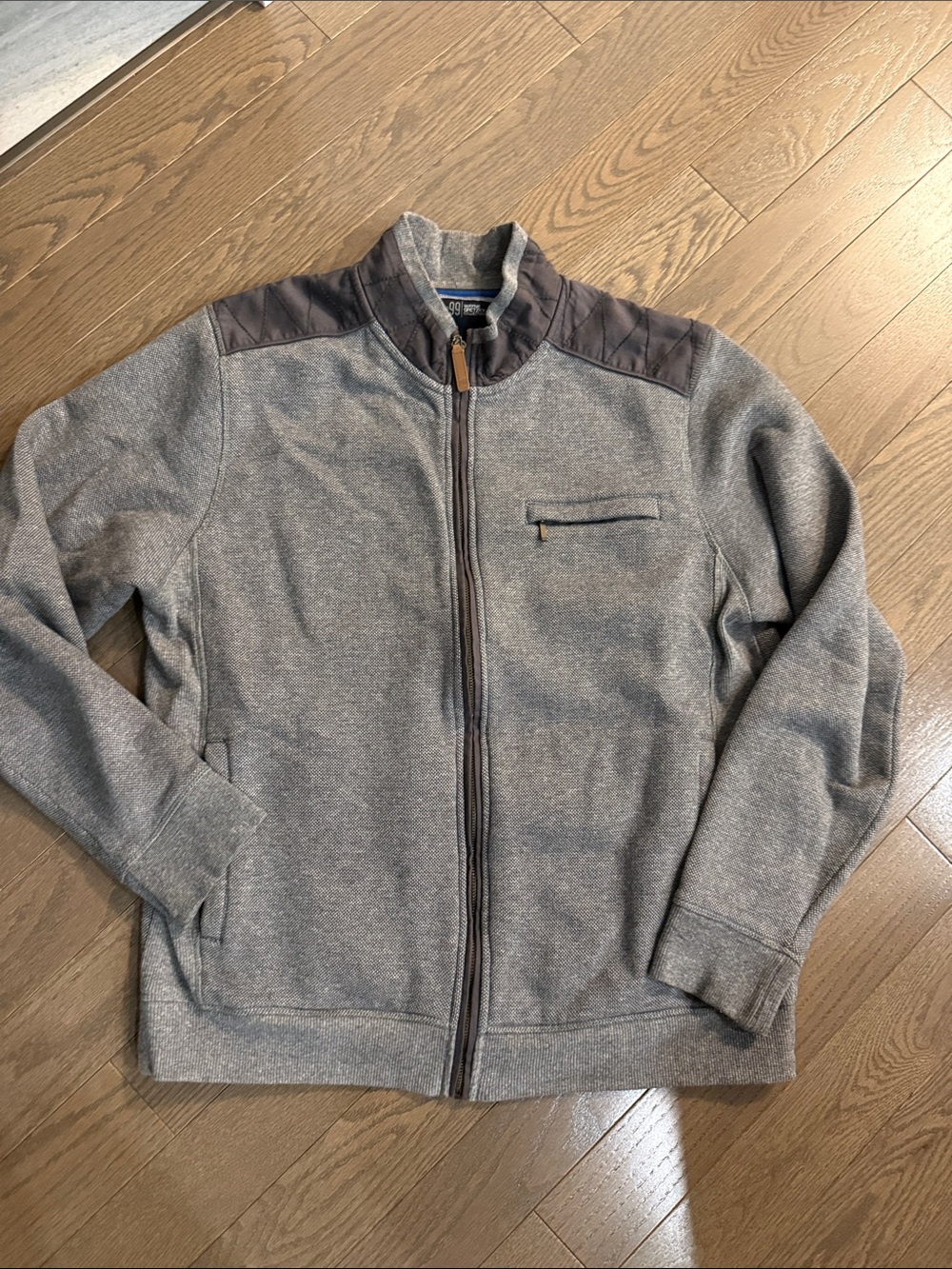 Men's Gray Full-Zip Sweater Jacket with Quilted Shoulder Detail